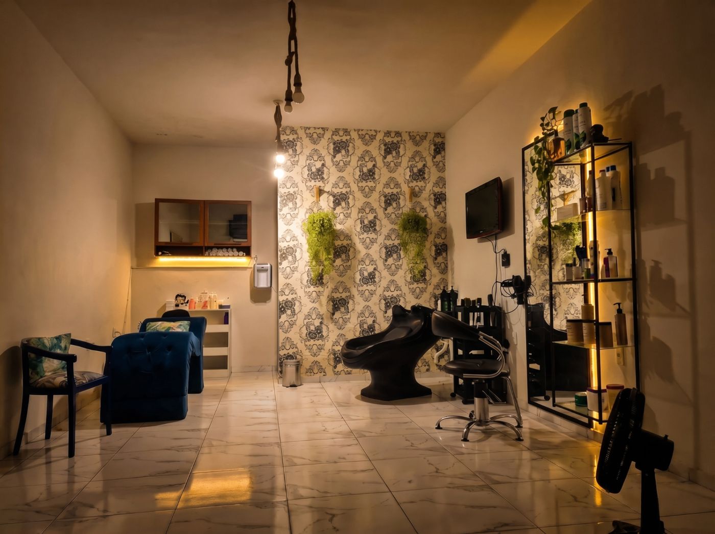 Interior aconchegante do Cristina Flausino Beauty Salon